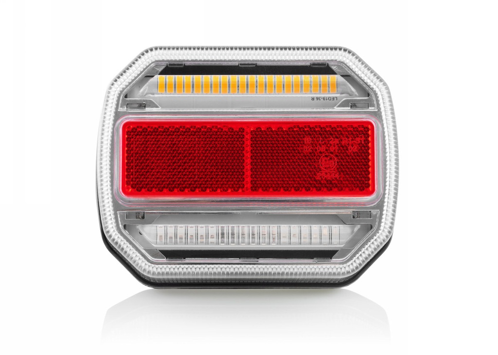 4 - functional LED rear trailer light with dynamic indicator - right