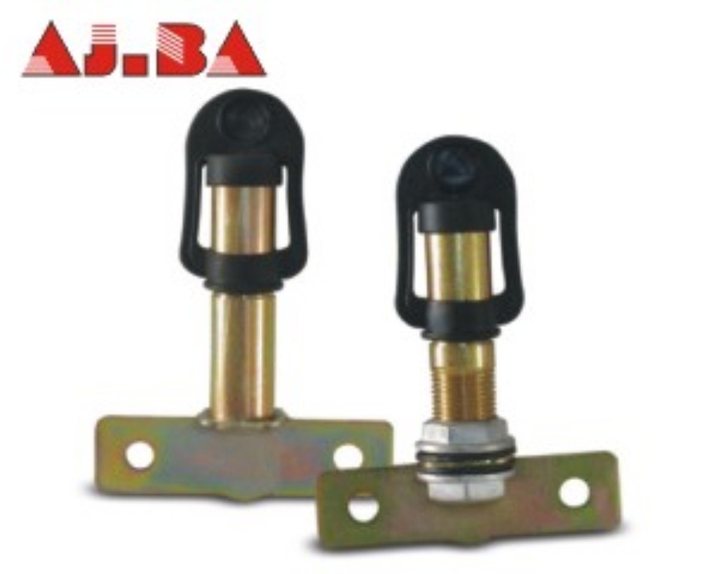 Adaptor to be welded with side bracket